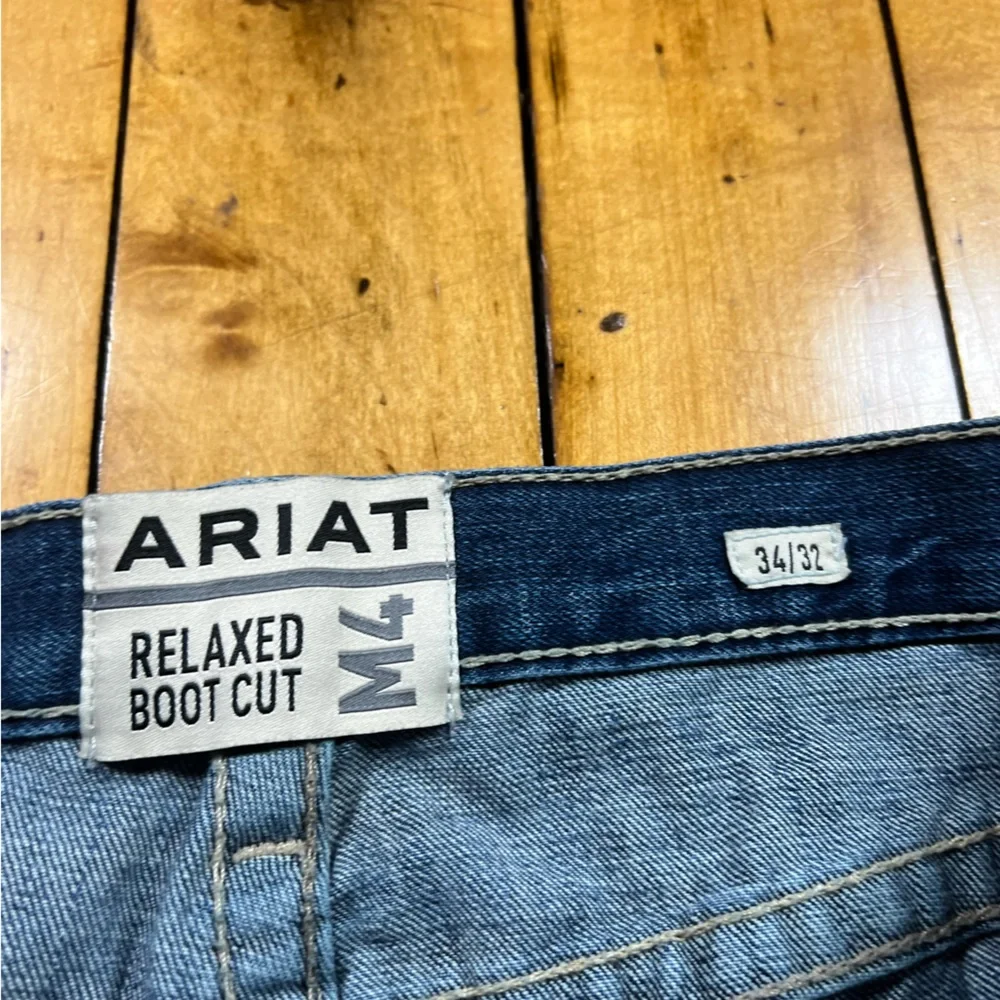 Ariat Jeans Men’s 34x32 M4 Bootcut Relaxed Western Rodeo Work Distressed Stained - Picture 5 of 11